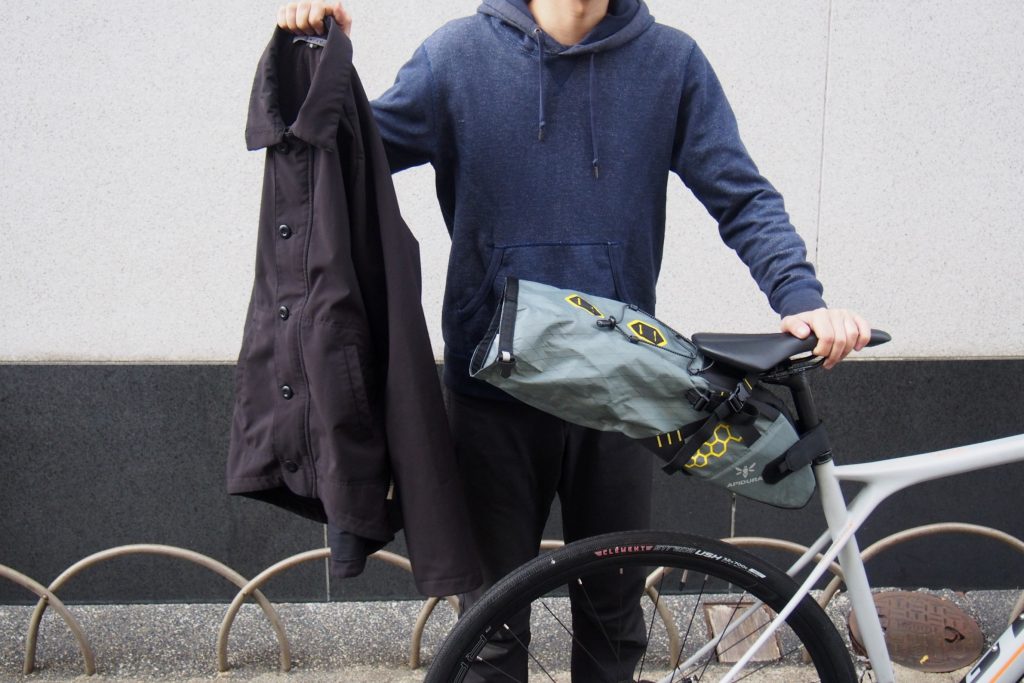Blog 冬場のかさばるジャケットもバッチリ収納 大型サドルバッグ各種取り揃えてますよ 京都のスポーツ自転車専門 エイリン丸太町店