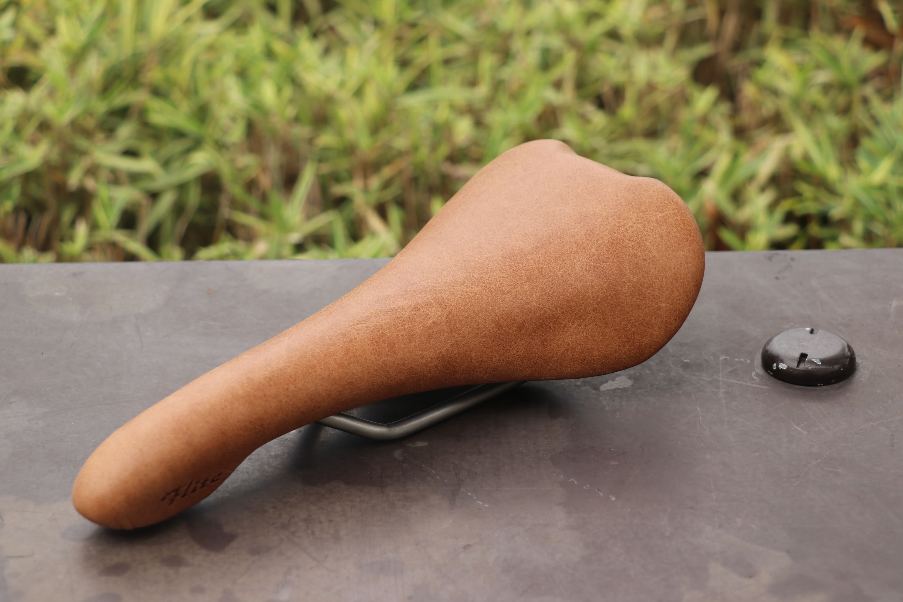 Blog 雰囲気抜群のモダンクラシックサドル 老舗ブランドsellaitaliaの定番サドルflite Turboに新モデルmilanoシリーズが登場ですよ 京都のスポーツ自転車専門 エイリン丸太町店