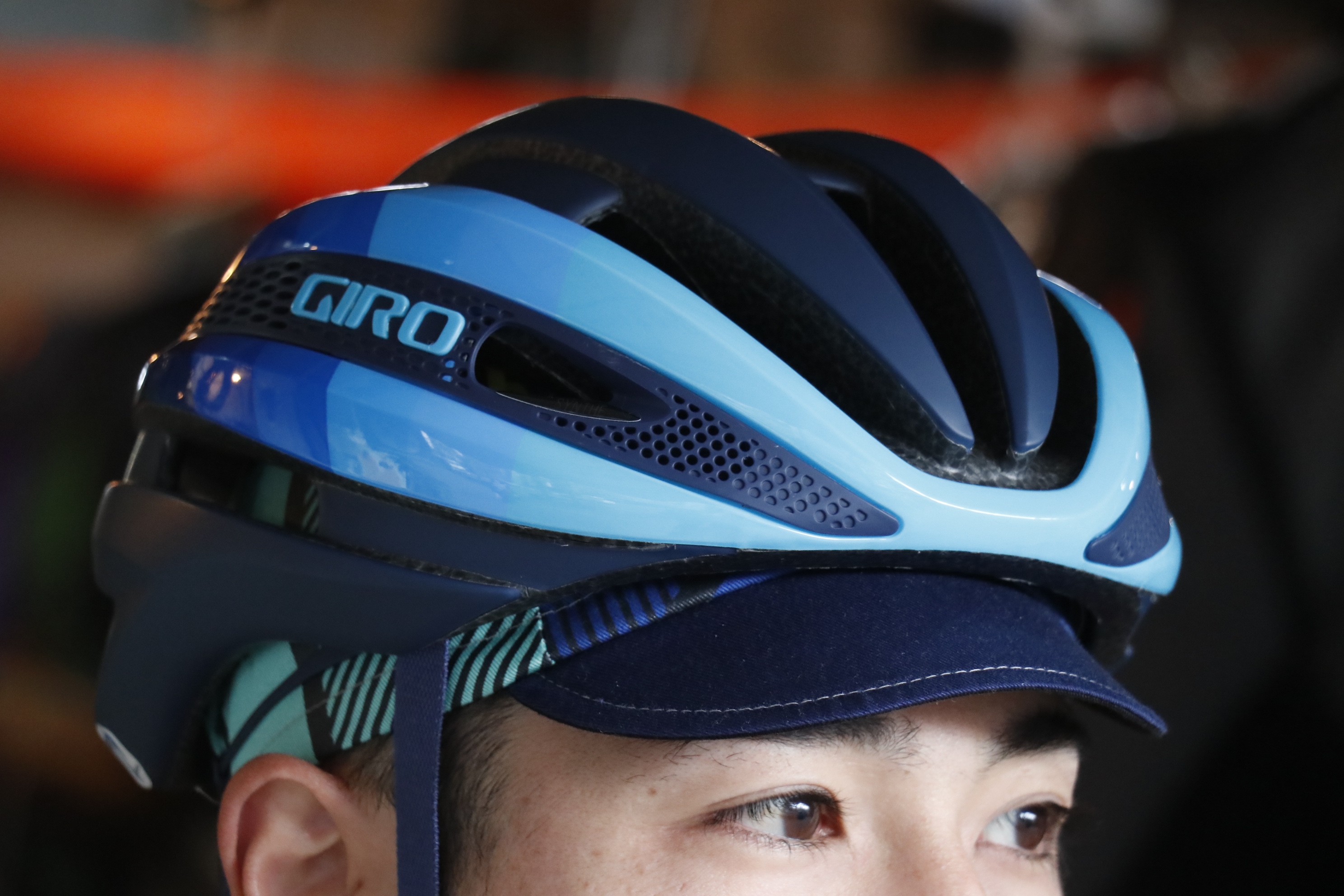 BLOG 《再入荷》最高レベルの安全性と空力性能を持つ【GIRO / ジロ】SYNTHE  MIPS（シンセミップス）に被りやすいAF＝アジアンフィットモデル（価格変更でお求めやすくなりました◎） | 京都のスポーツ自転車専門 エイリン丸太町店