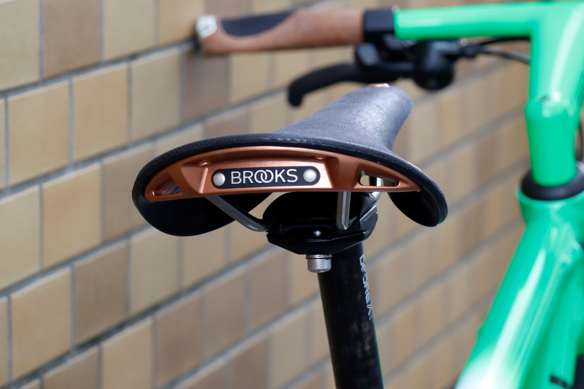 BLOG SPECIAL/PROを彷彿させる”COPPER～銅～”カラー【Brooks