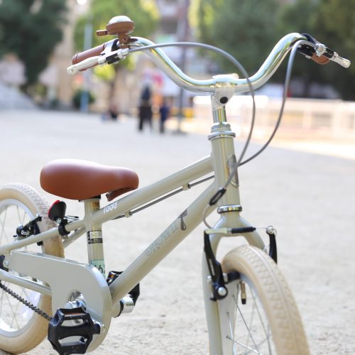 Blog まもなく入荷です クリスマスプレゼントに是非 Grown Bike グロウンバイク 16インチ キッズバイク Todd トッド ご予約承っておりますよ 京都のスポーツ自転車専門 エイリン丸太町店
