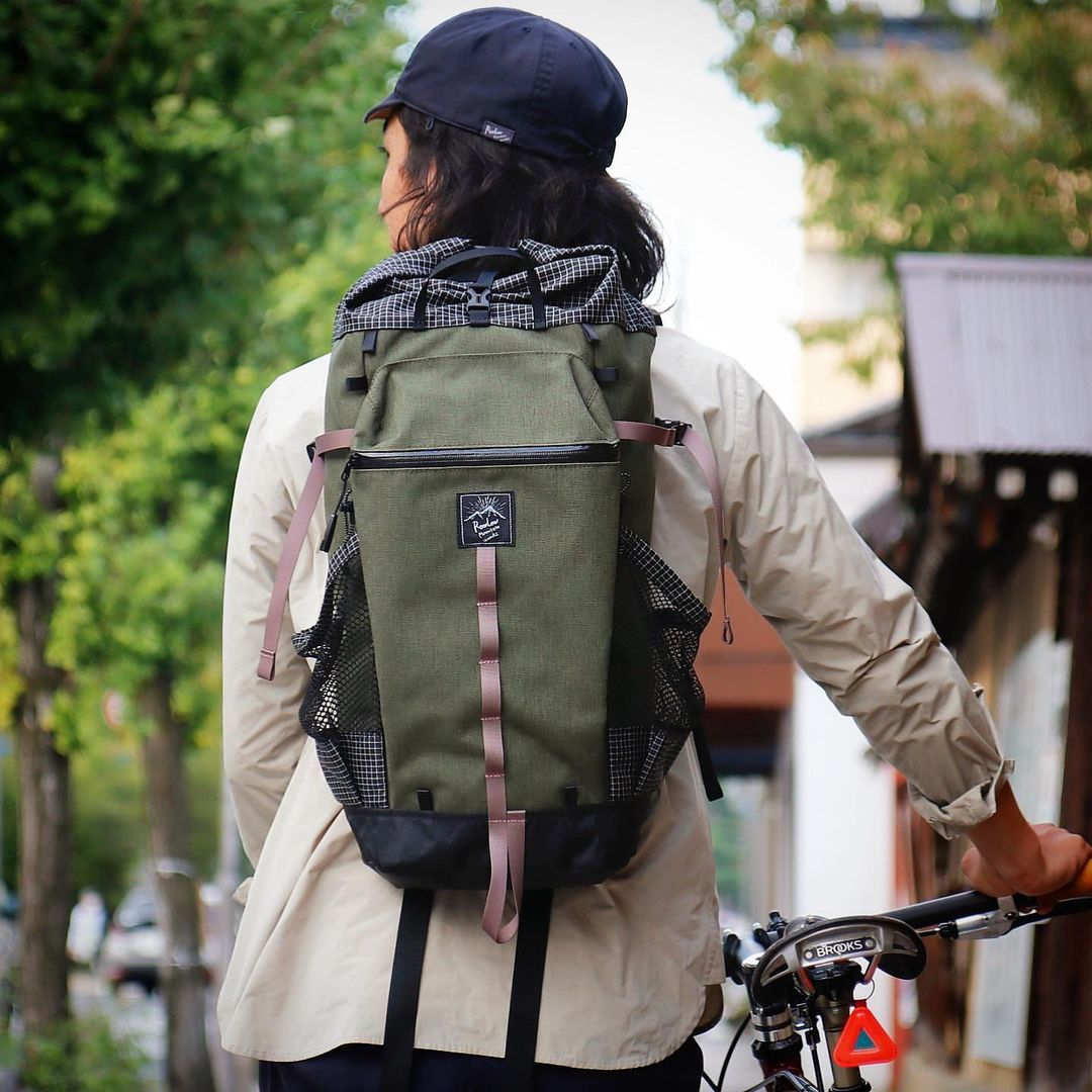 BLOG 《再入荷》日常～登山まで!!街と山をシームレスに繋ぐ軽量バック