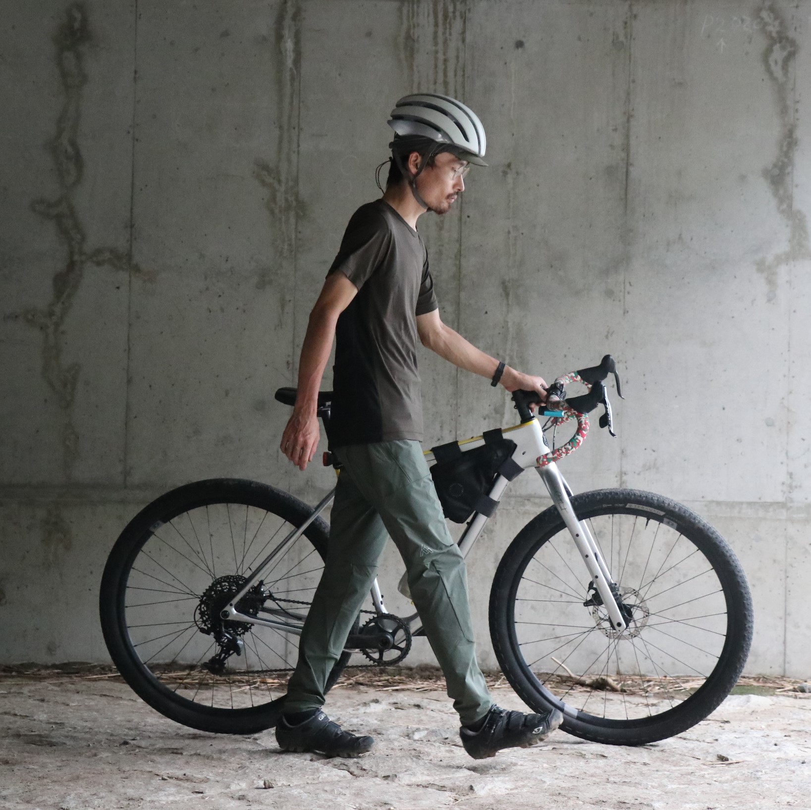 BLOG アウトドアフィールドをシームレスに楽しむ名作ロングパンツ7mesh ⁄ セブンメッシュGLIDEPATH PANT（グライドパス  パンツ） | 京都のスポーツ自転車専門 エイリン丸太町店