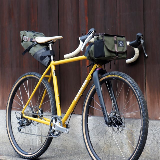 【再入荷】僕が選ぶバイクパッキングはコレ！【 RawLow Mountain Works / ロウロウマウンテンワークス 】Bike’n Hike  / バイクンハイク （POSTBAG/ポストバッグ）＆（FRONT BAG/フロントバッグ）