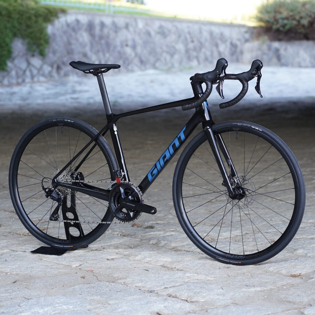 BLOG 【店頭限定SALE】GIANT TCR ADVACED 2 DISC KOM 2023｜最新モデル