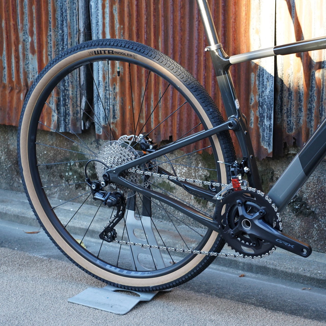 BLOG 【型落ちセール！】リアサスが生む走破性。ギミック感満載