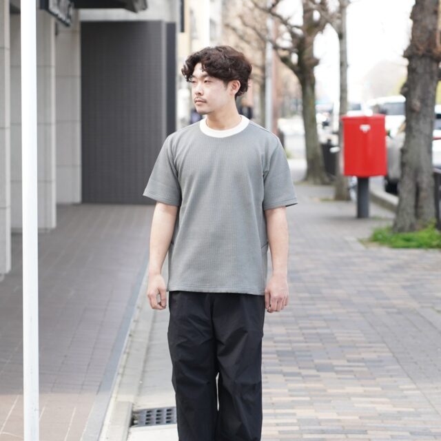 普段着の気軽さ×アウトドア/サイクリングスペックウェア【 NARIFURI / ナリフリ 】マルチワッフルクルーネックTシャツ