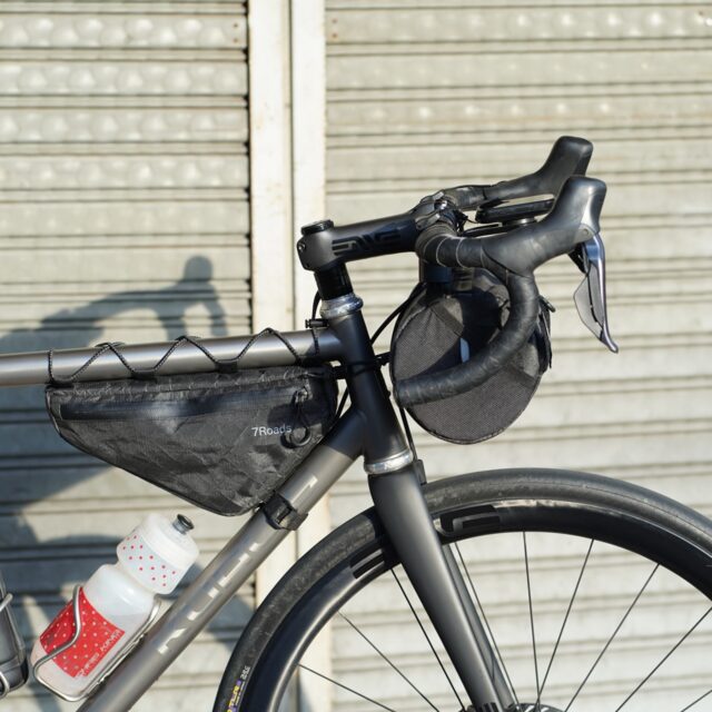 【7R bags】ウクライナ発、先端素材とギミックの効いたリアルバイクパッキングアイテム