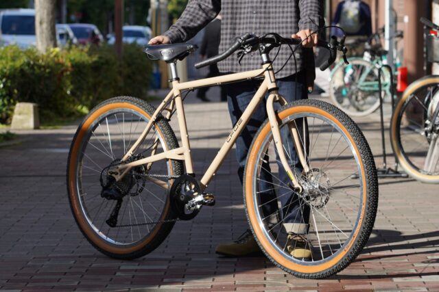 洋服を組み合わせるようにカスタムを楽しむ自転車【narifuri／charifuri（ナリフリ／チャリフリ）】CF02