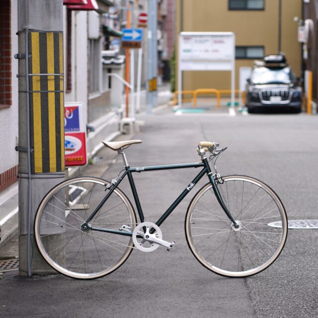 日常の相棒にはシンプルなバイク。自分らしく付き合えるカスタムで愛着マシマシ【FUJI BIKES 2026】STROLL