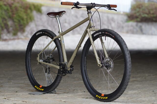 街中冒険探査車【BLACK MOUNTAIN CYCLES（ブラックマウンテンサイクルズ）】la cabra（ラカブラ）シングルスピード